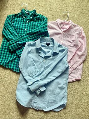 Boys button down shirts - size 6/7